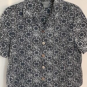 Women's Koret Petite Short Sleeve Button Up Shirt Size PS Floral Geometric